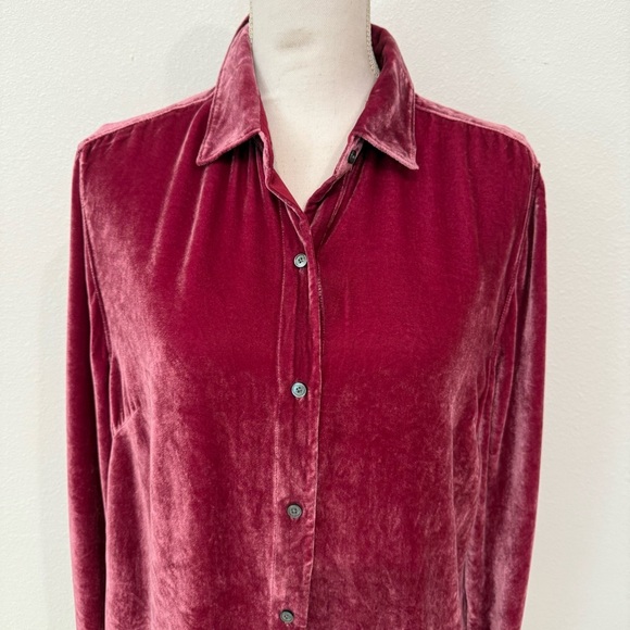 Tommy Bahama Velvet Sands Long-Sleeve Silk Blend Velvet Blouse - Picture 4 of 14